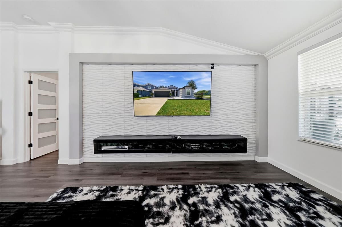 4037 WARWICK HILLS DRIVE — photo 18 of 61