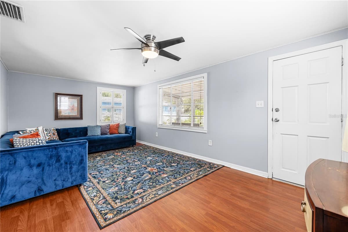 6634 49TH AVENUE — photo 4 of 38
