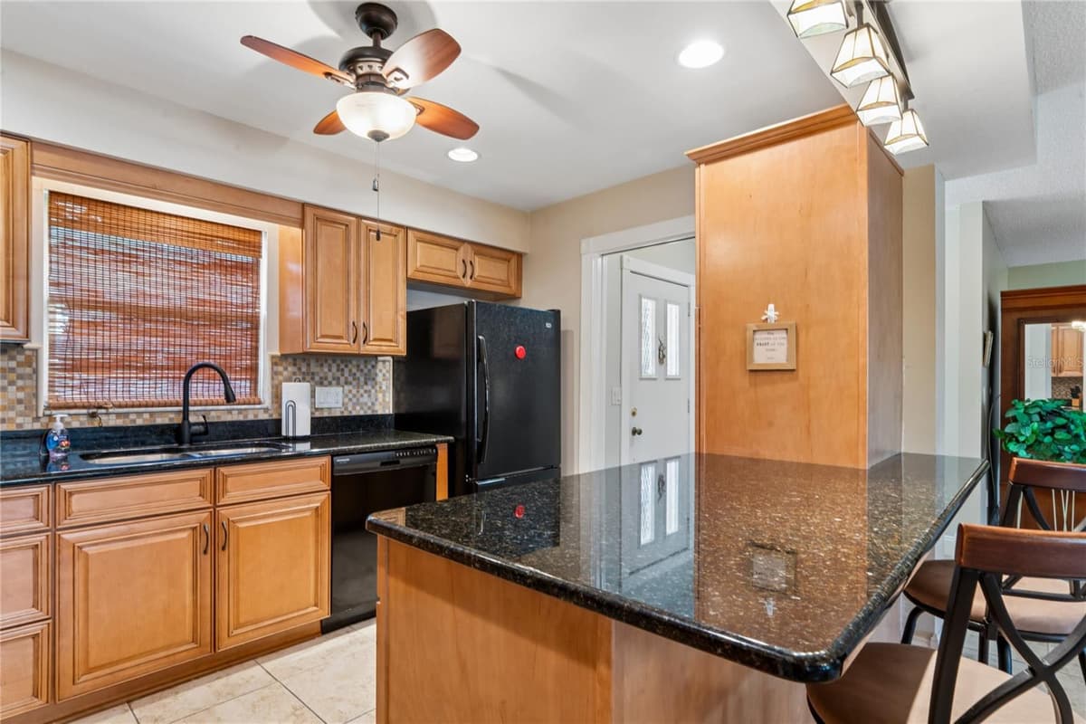 1520 PALMER COURT — photo 12 of 61