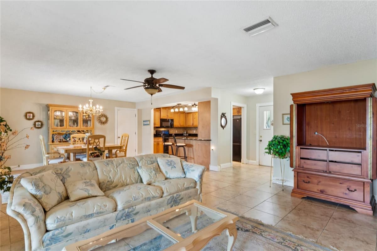 1520 PALMER COURT — photo 9 of 61
