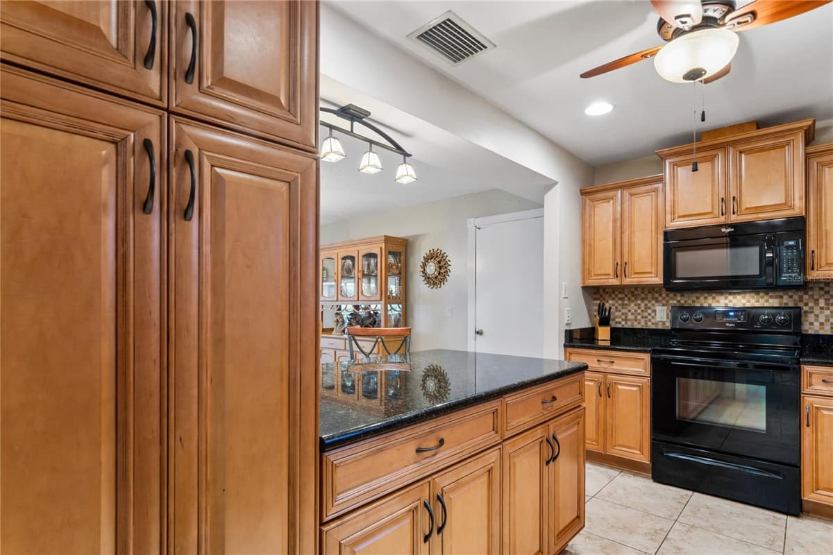 1520 PALMER COURT — photo 14 of 61