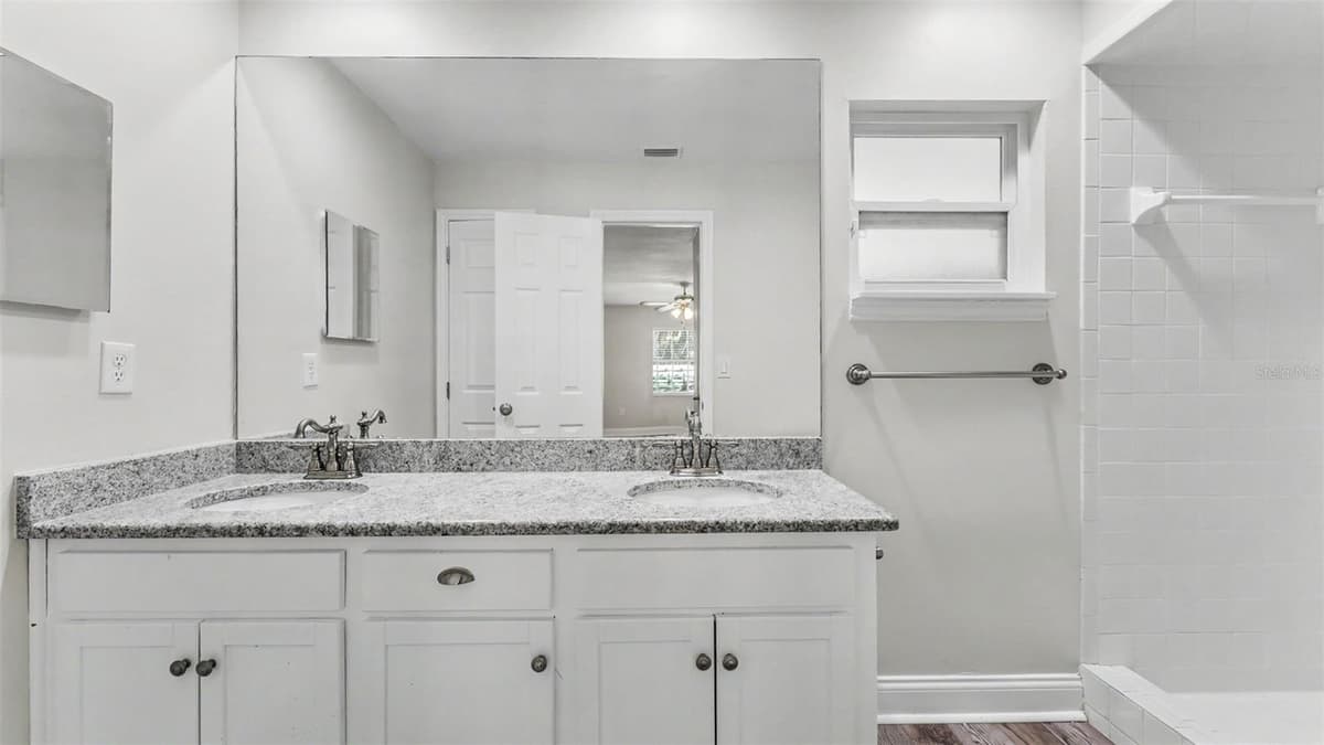 4520 OLD COLONY ROAD — photo 4 of 19