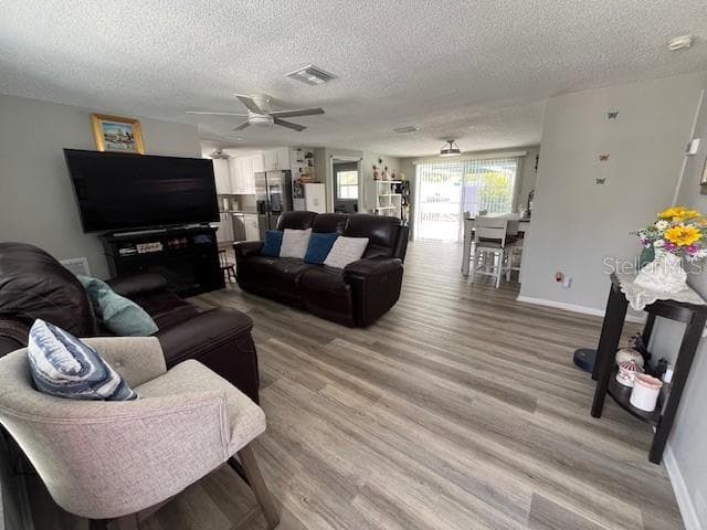 9104 CRABTREE LANE — photo 5 of 27