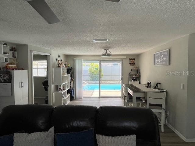 9104 CRABTREE LANE — photo 7 of 27