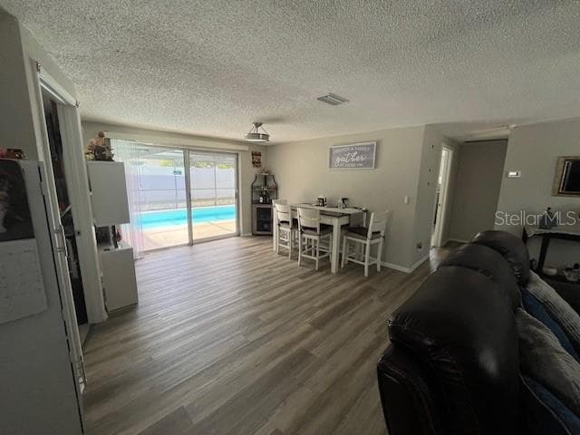 9104 CRABTREE LANE — photo 9 of 27