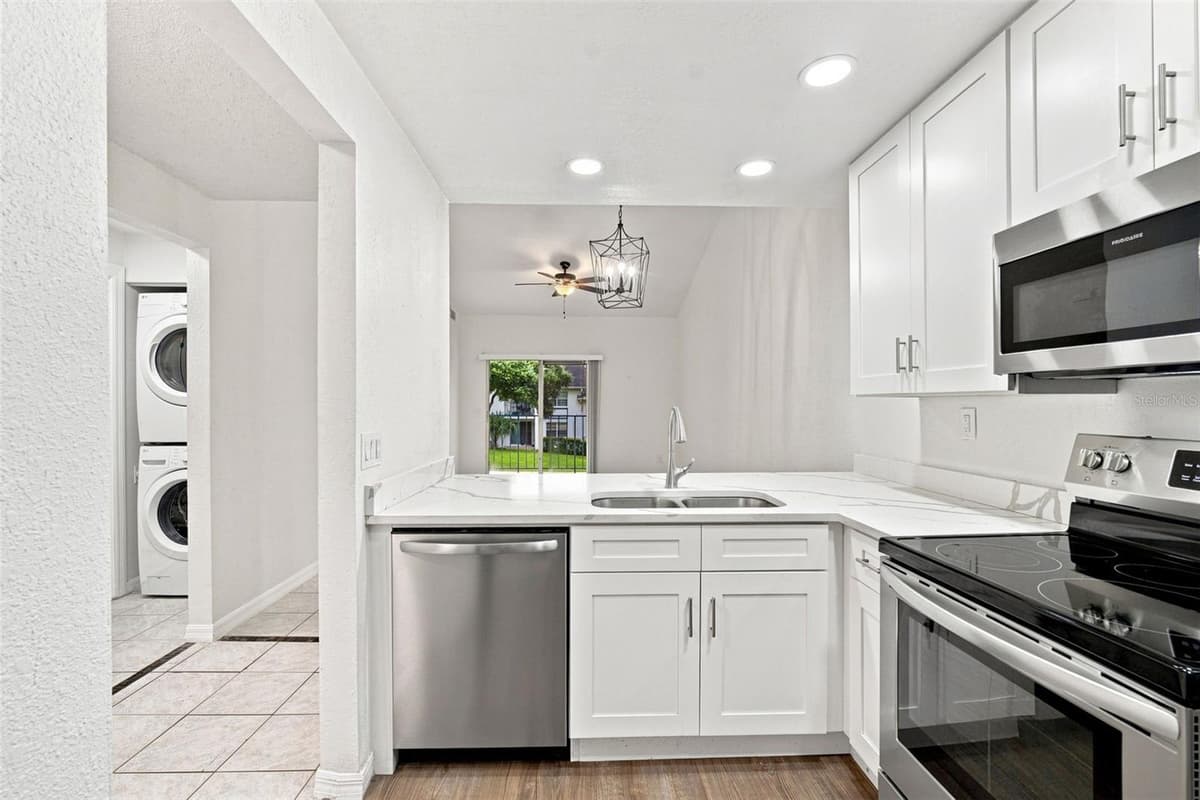 5005 BORDEAUX VILLAGE PLACE — photo 11 of 38