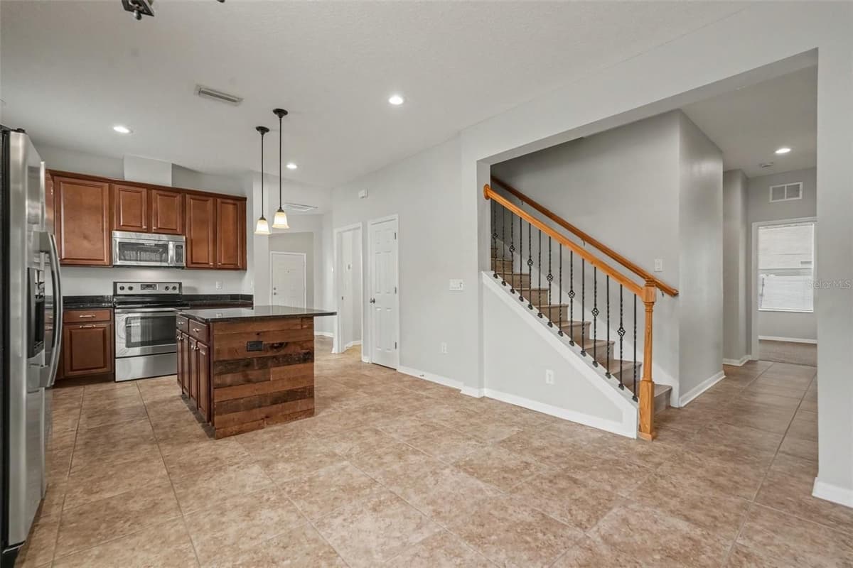 23046 WOOD VIOLET COURT — photo 9 of 27