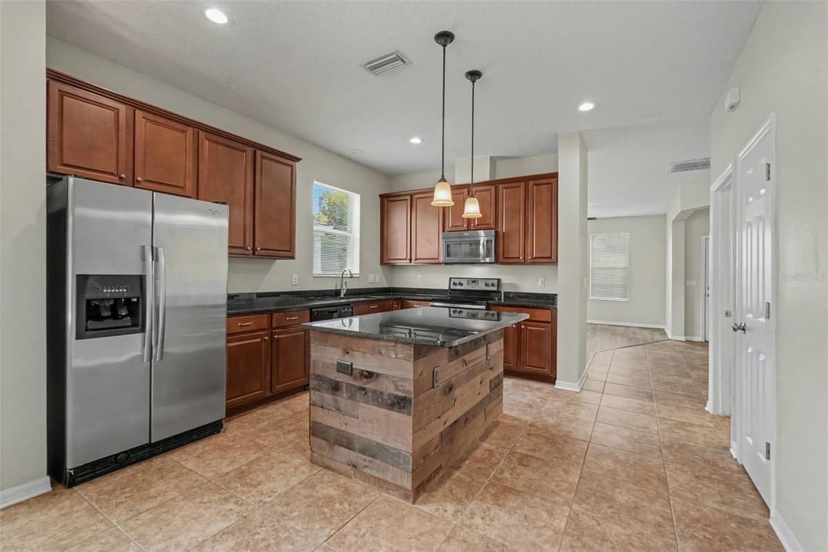 23046 WOOD VIOLET COURT — photo 10 of 27
