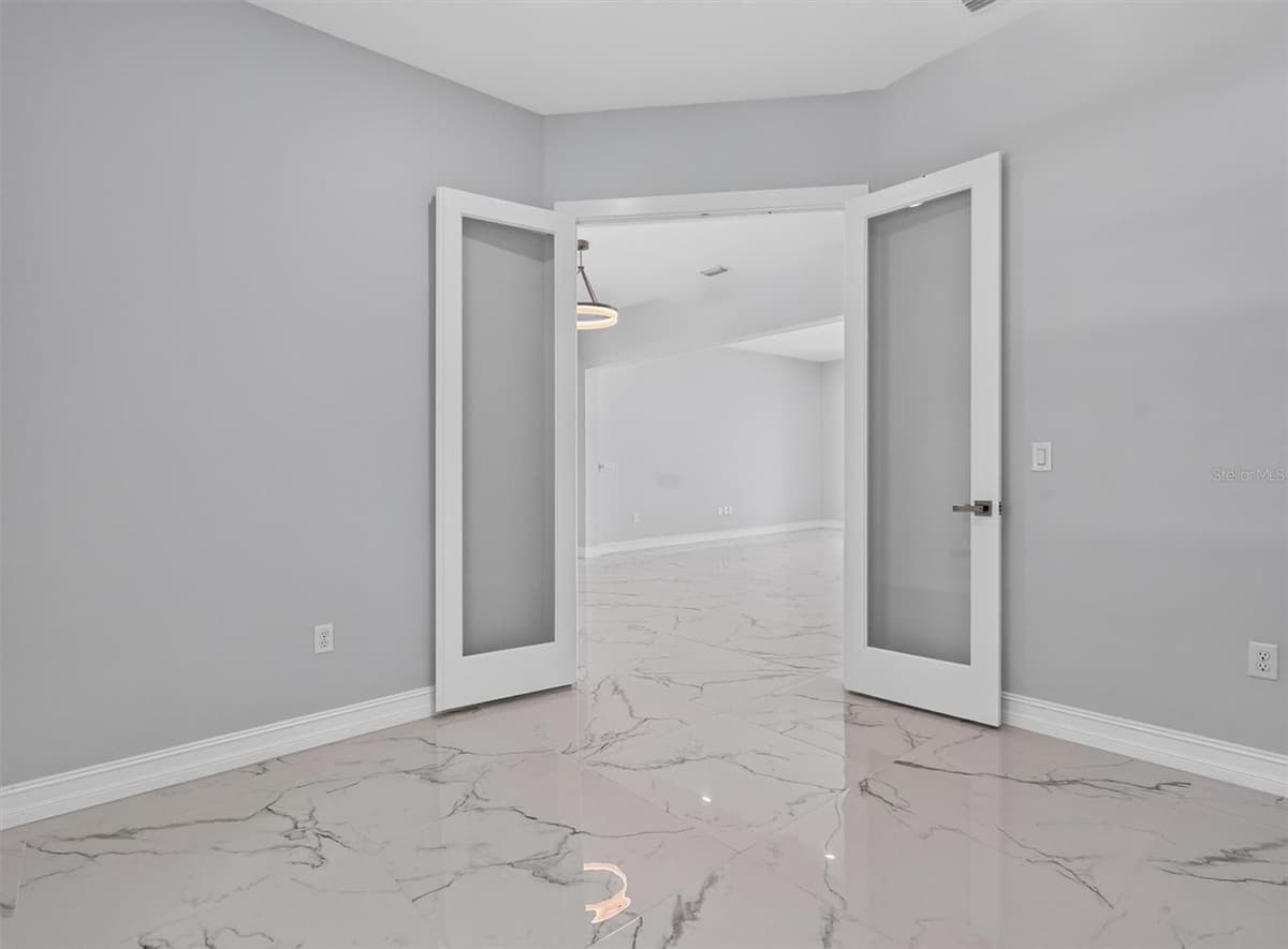 2302 ALLEN DRIVE — photo 15 of 61