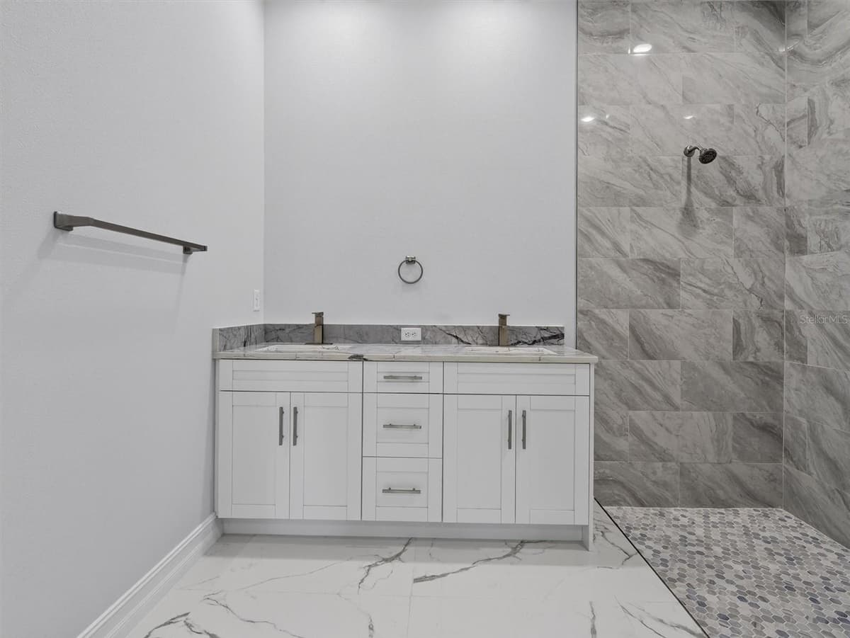 2302 ALLEN DRIVE — photo 29 of 61