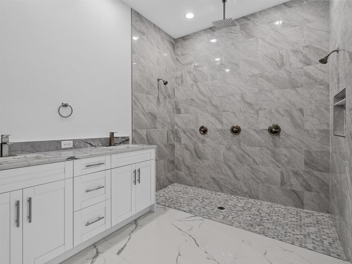2302 ALLEN DRIVE — photo 31 of 61