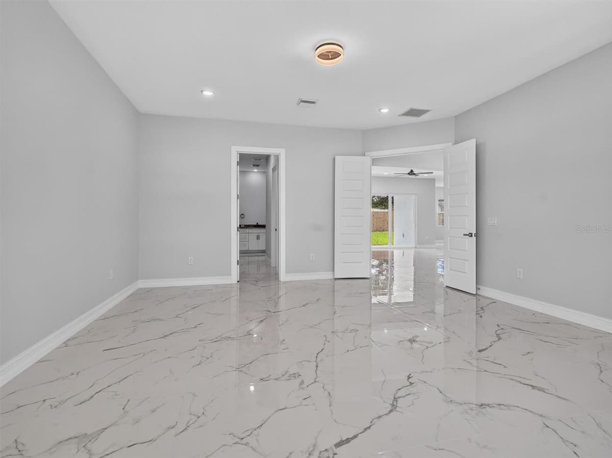 2302 ALLEN DRIVE — photo 21 of 61