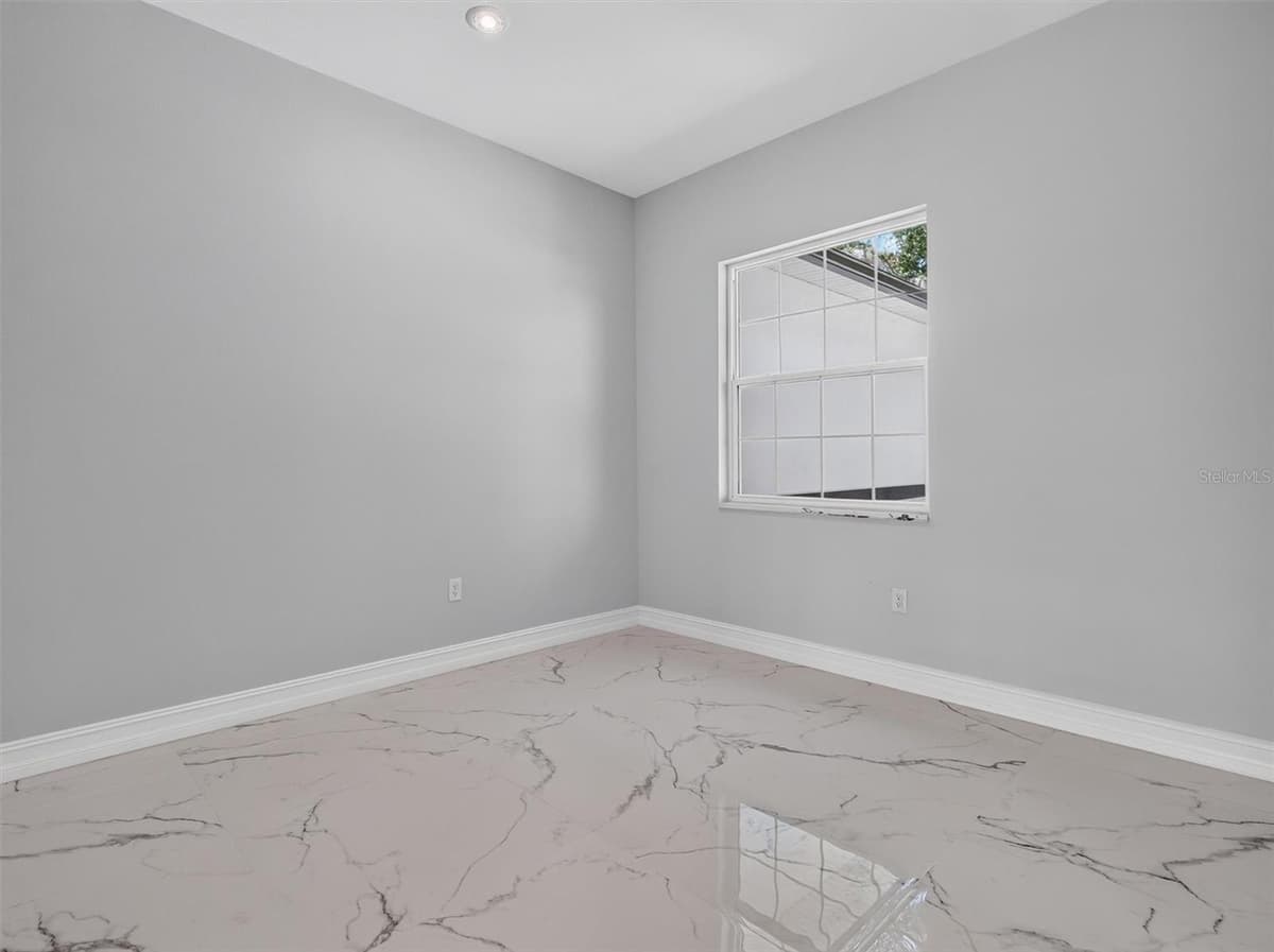 2302 ALLEN DRIVE — photo 14 of 61