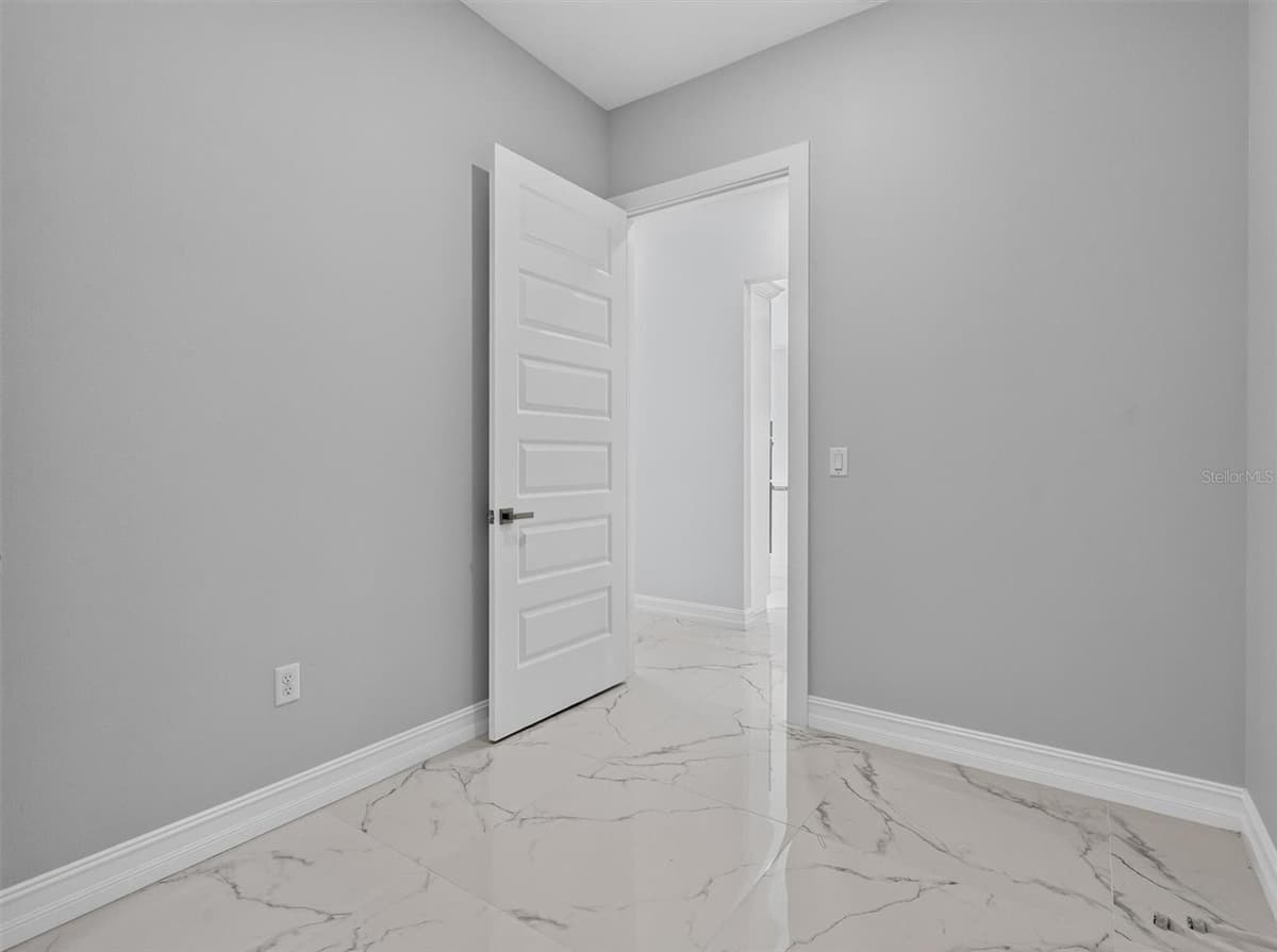 2302 ALLEN DRIVE — photo 37 of 61