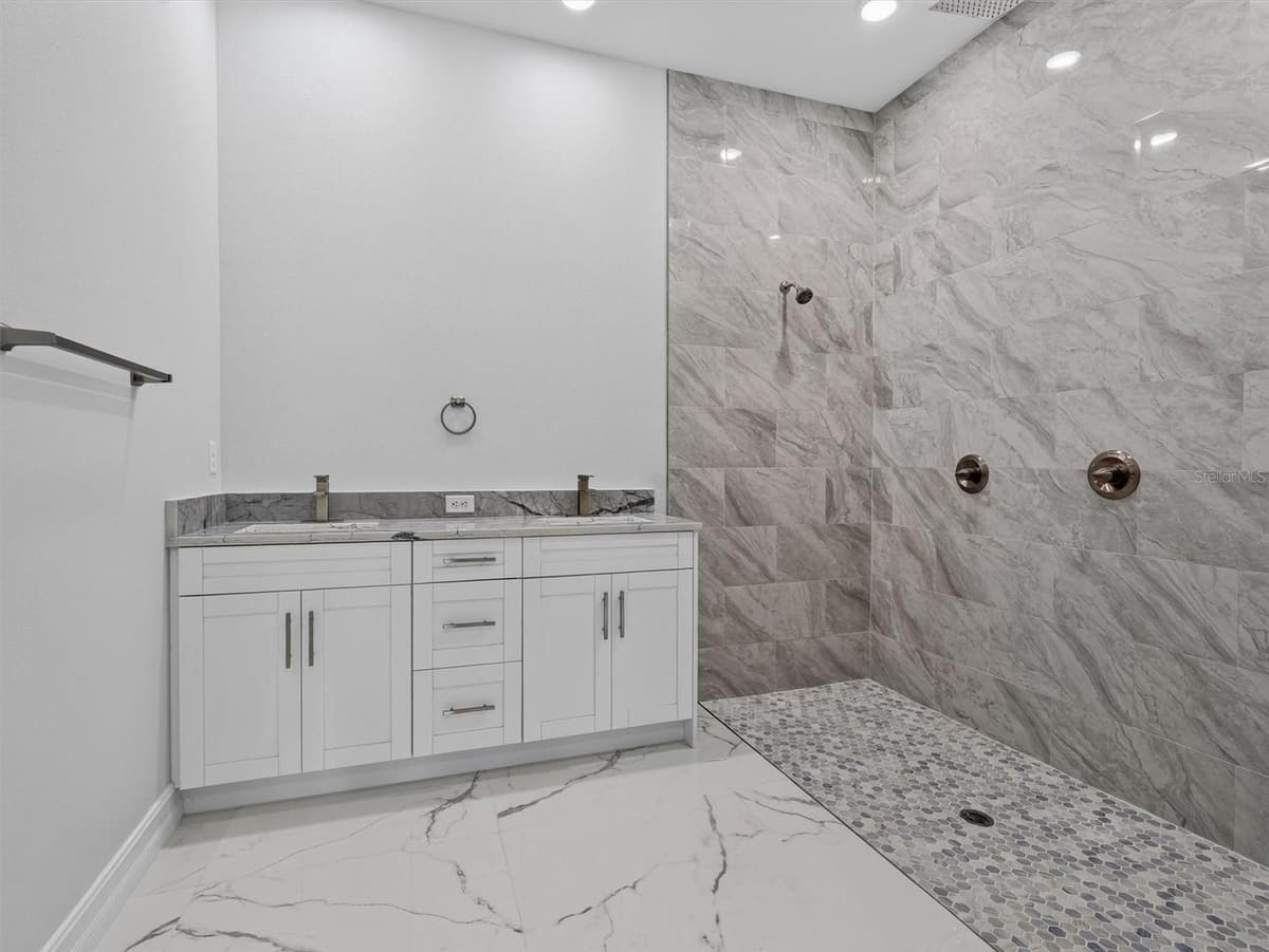2302 ALLEN DRIVE — photo 30 of 61