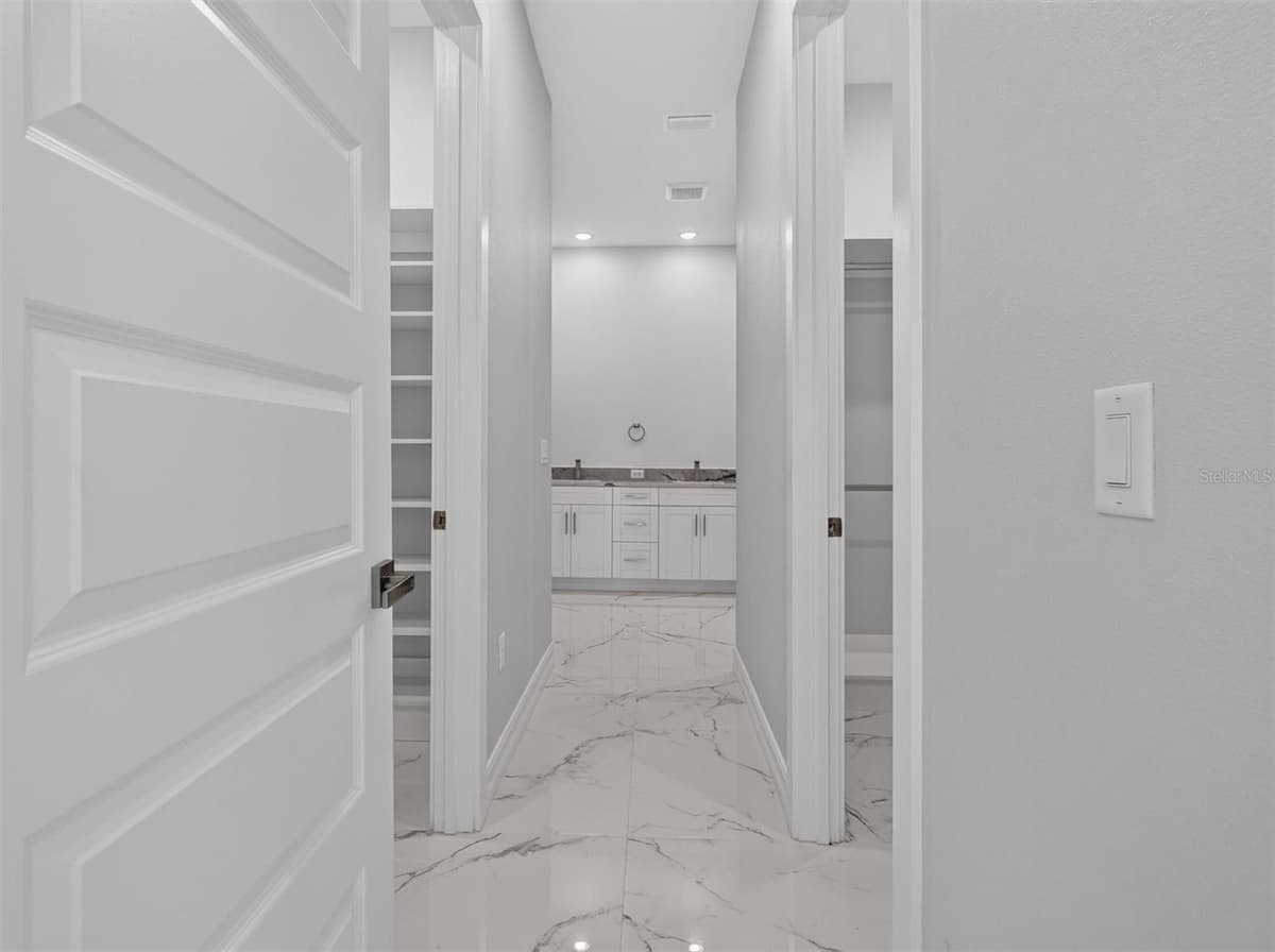 2302 ALLEN DRIVE — photo 23 of 61