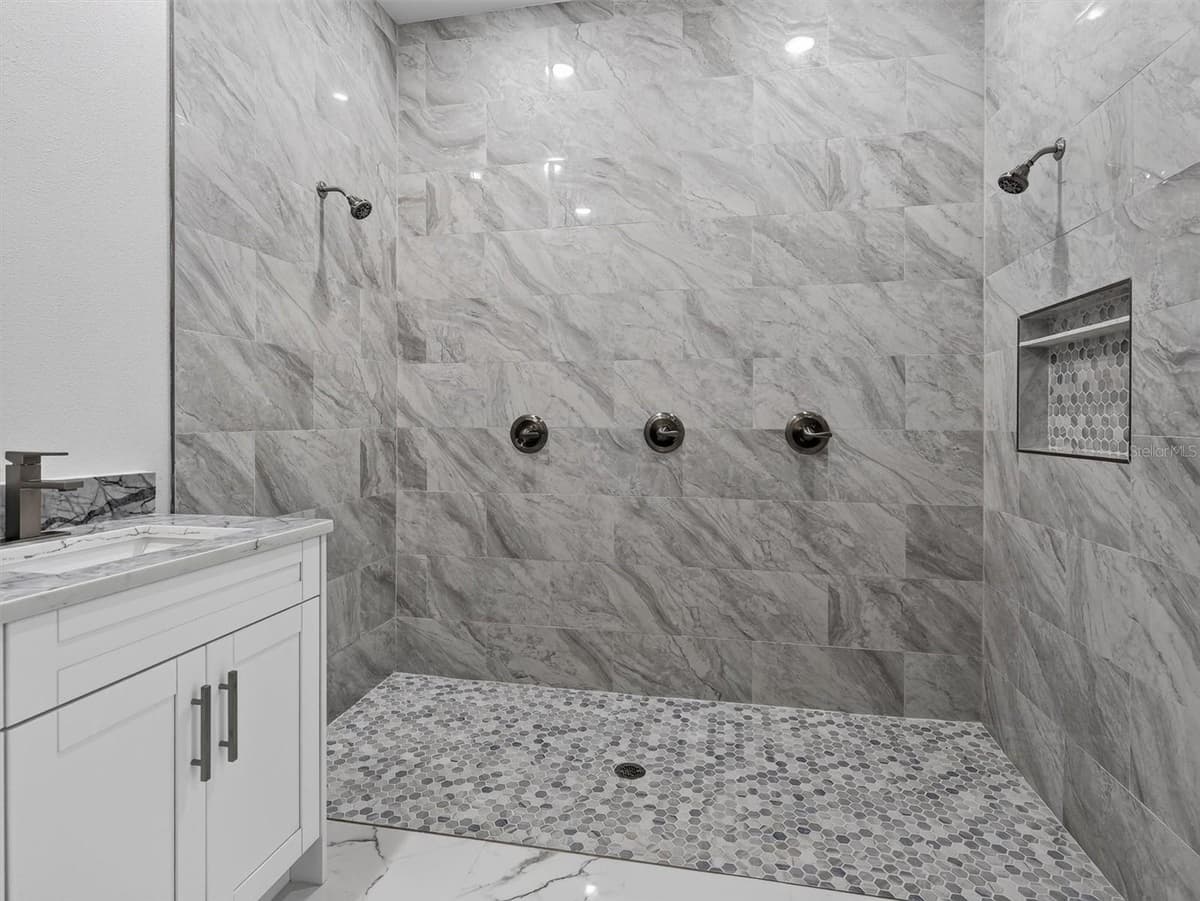 2302 ALLEN DRIVE — photo 32 of 61