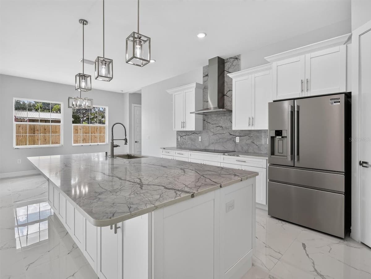 2302 ALLEN DRIVE — photo 12 of 61