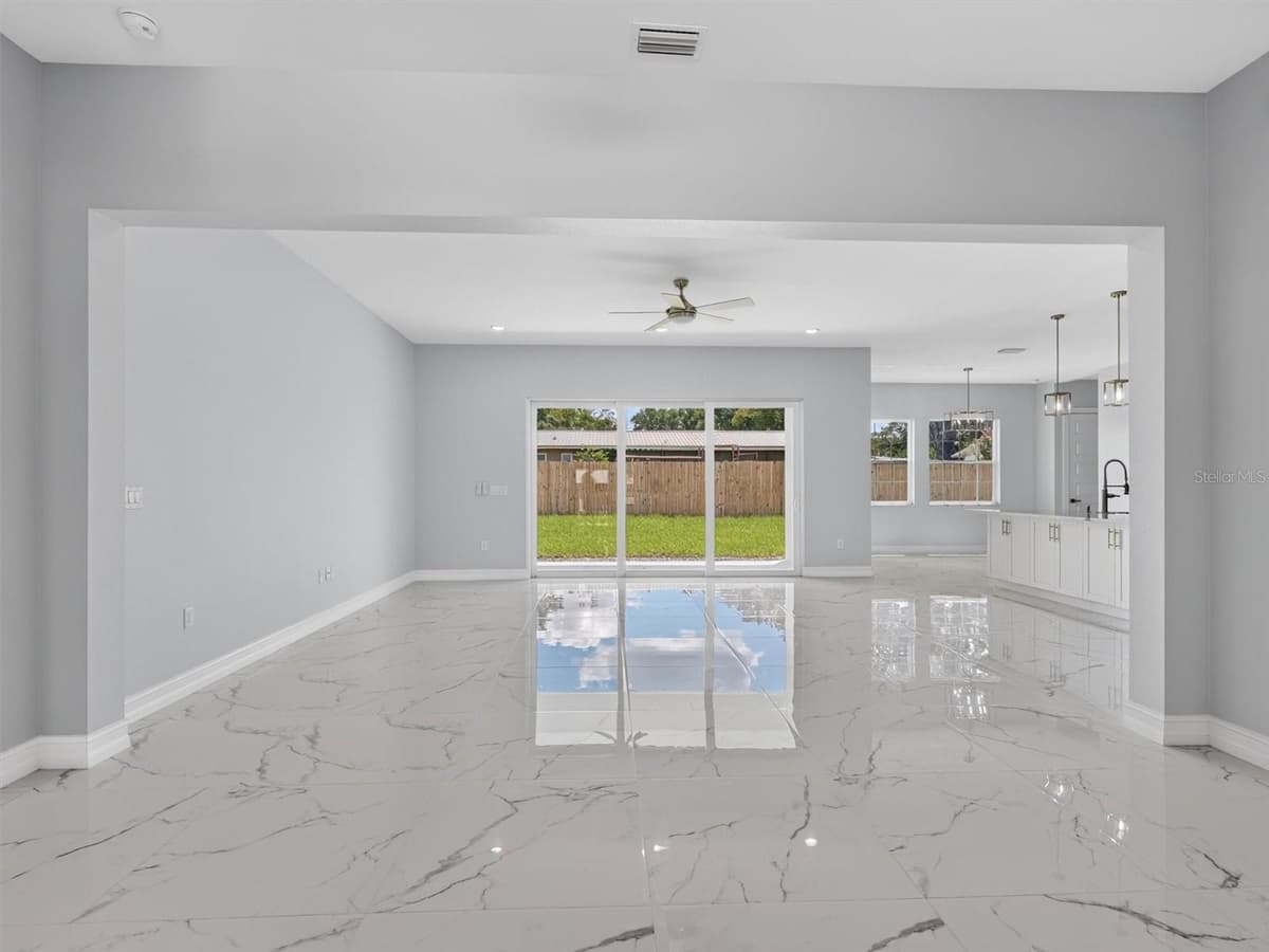 2302 ALLEN DRIVE — photo 7 of 61