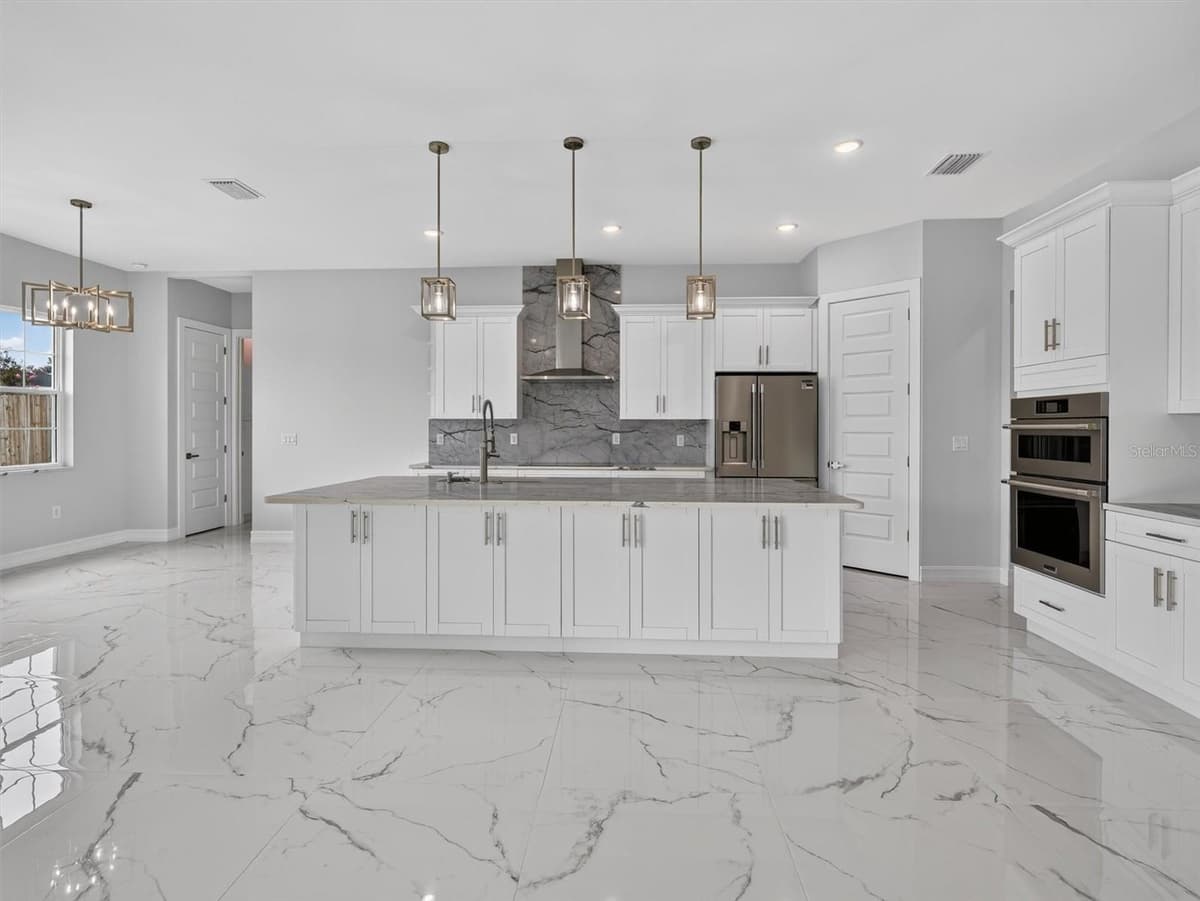 2302 ALLEN DRIVE — photo 10 of 61