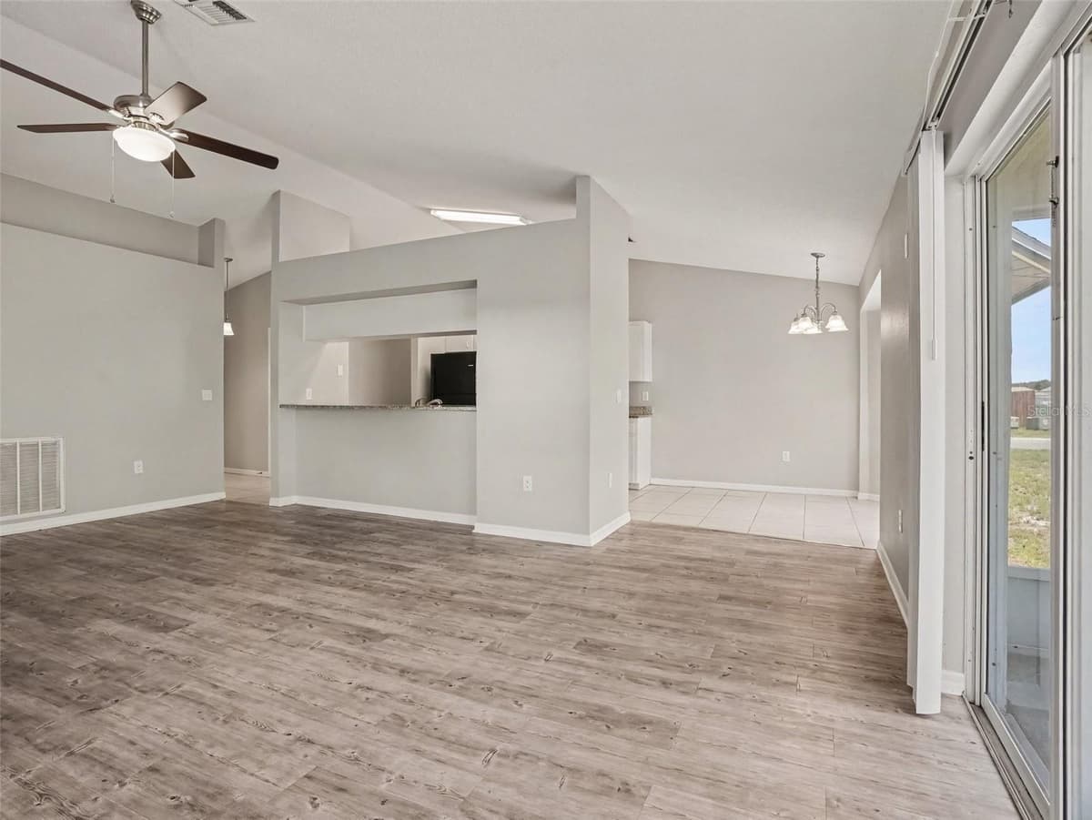 3735 IMPERIAL DRIVE — photo 4 of 15