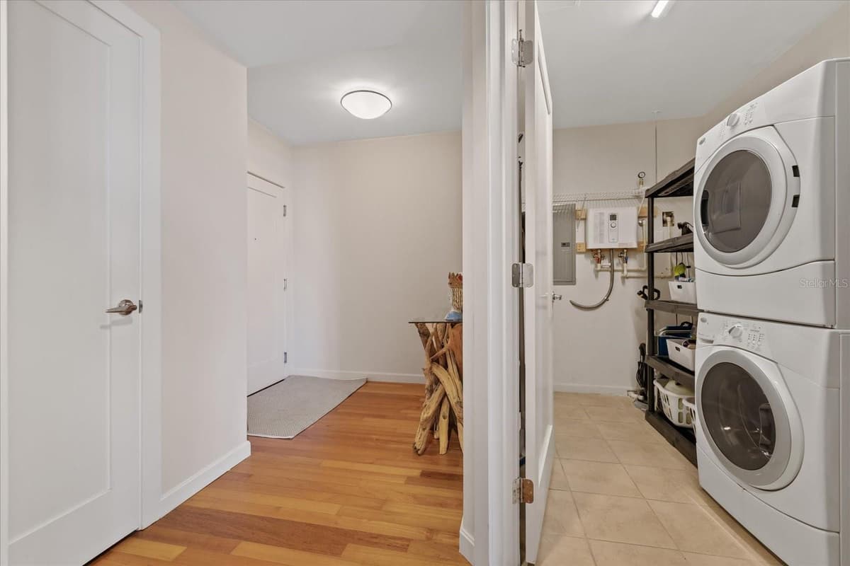 400 4TH AVENUE — photo 39 of 56