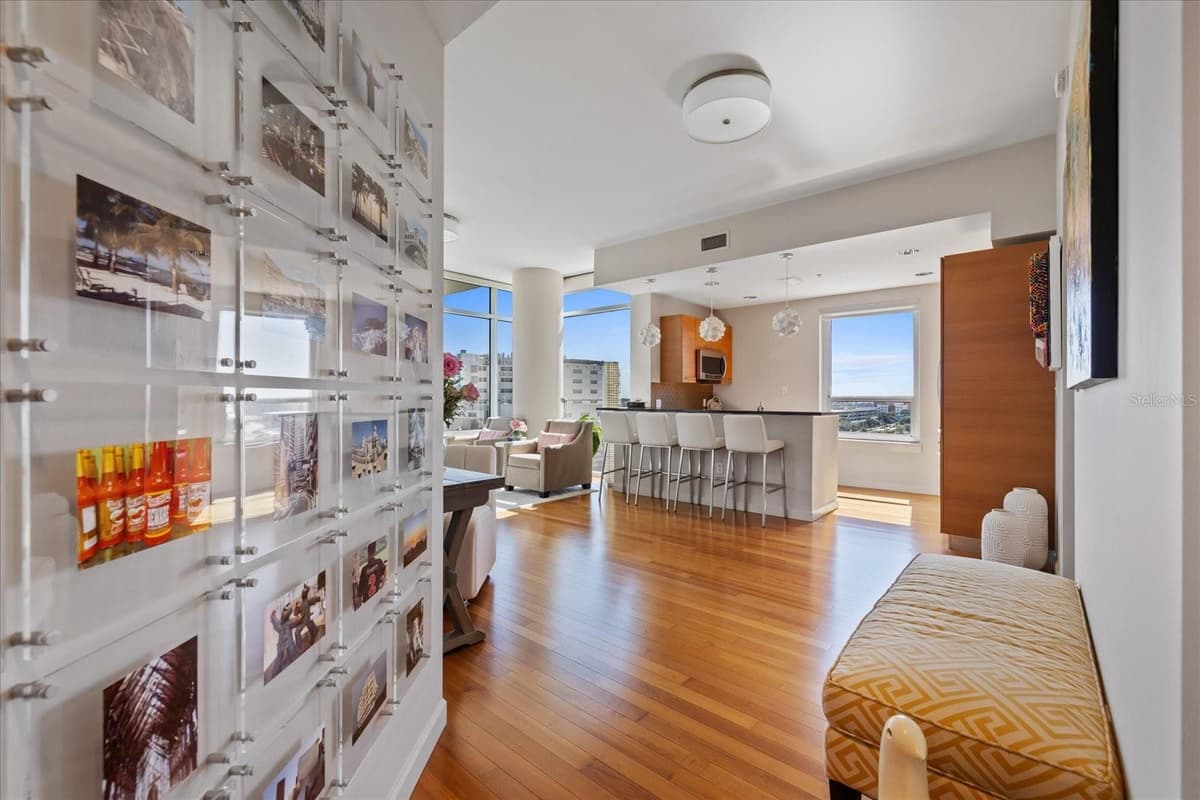 400 4TH AVENUE — photo 4 of 56