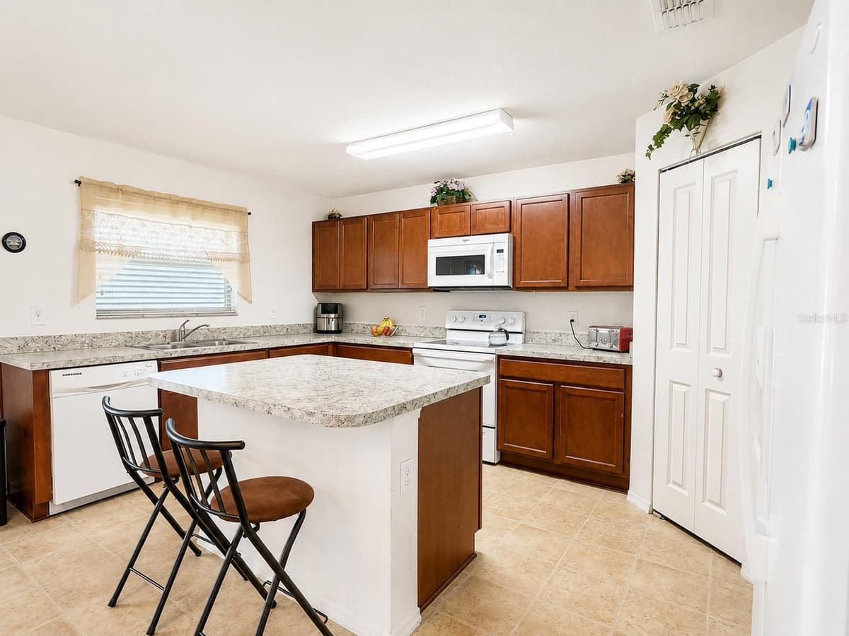 13552 PITANGA STREET — photo 9 of 24