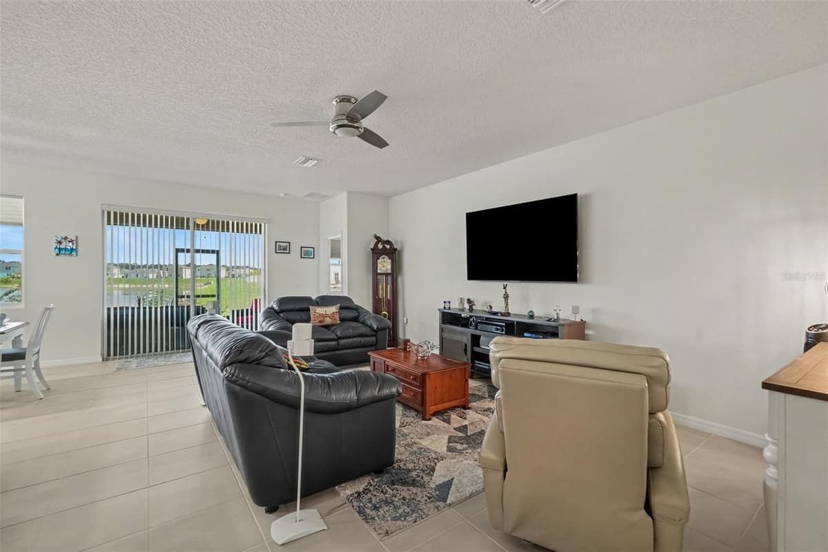 38387 SPRINGHEAD LN — photo 11 of 26