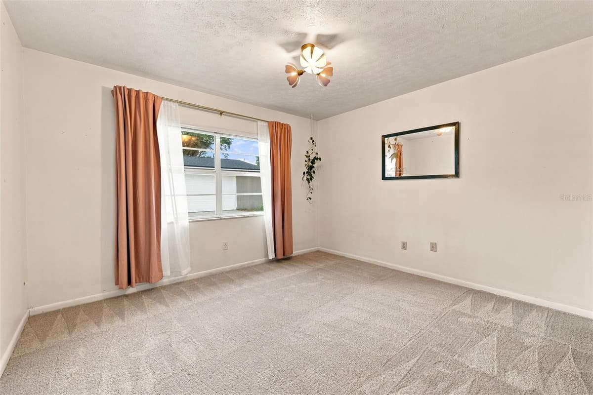 216 AMANA AVENUE — photo 21 of 36