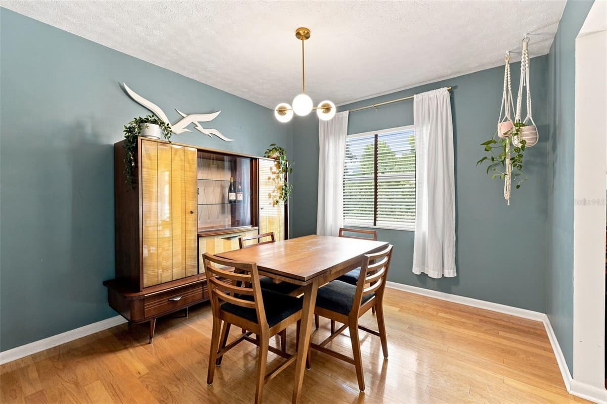 216 AMANA AVENUE — photo 27 of 36