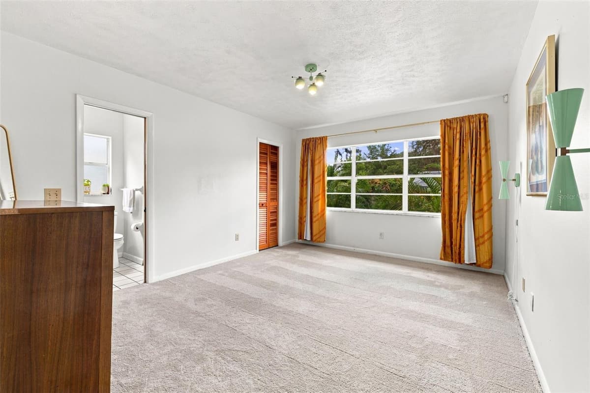 216 AMANA AVENUE — photo 14 of 36