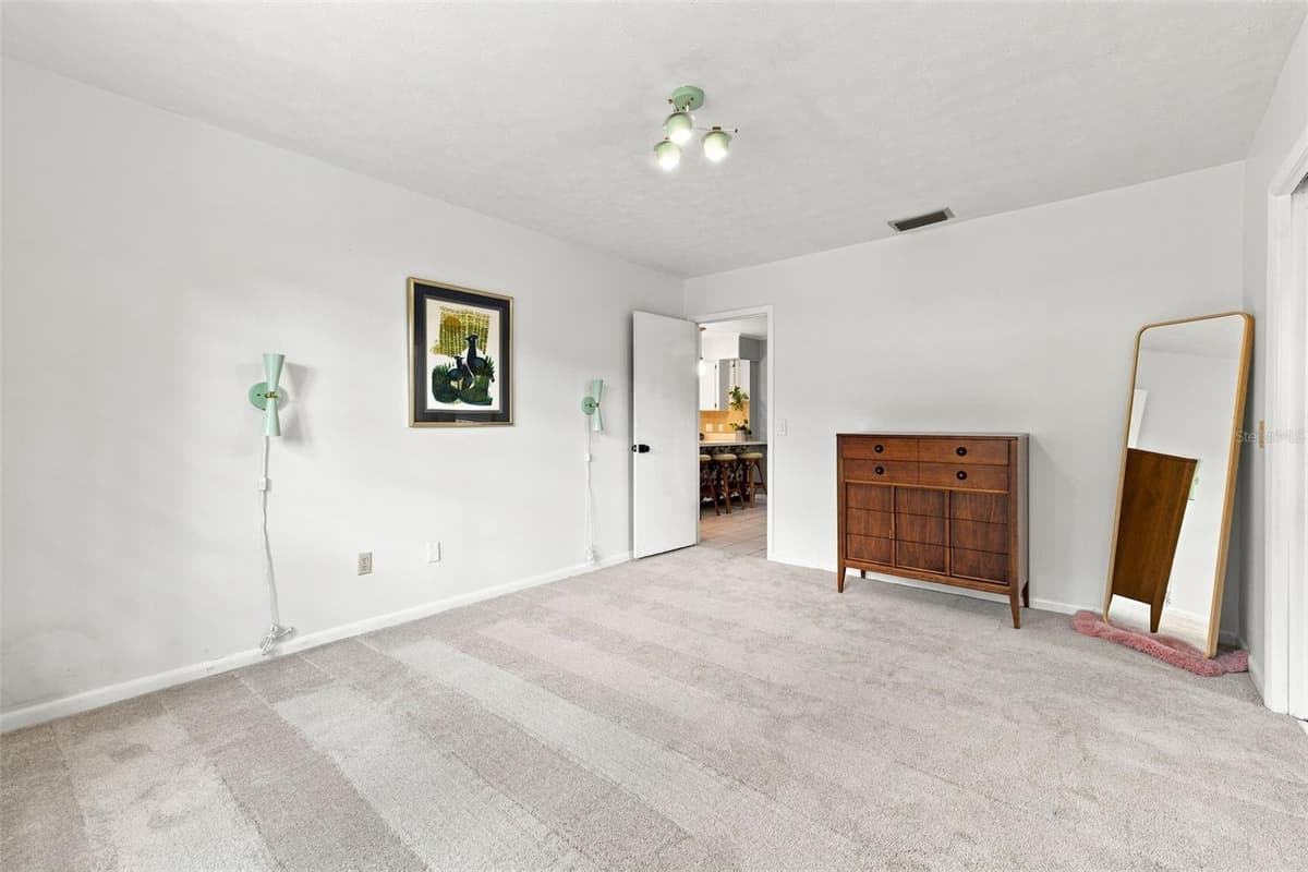 216 AMANA AVENUE — photo 16 of 36