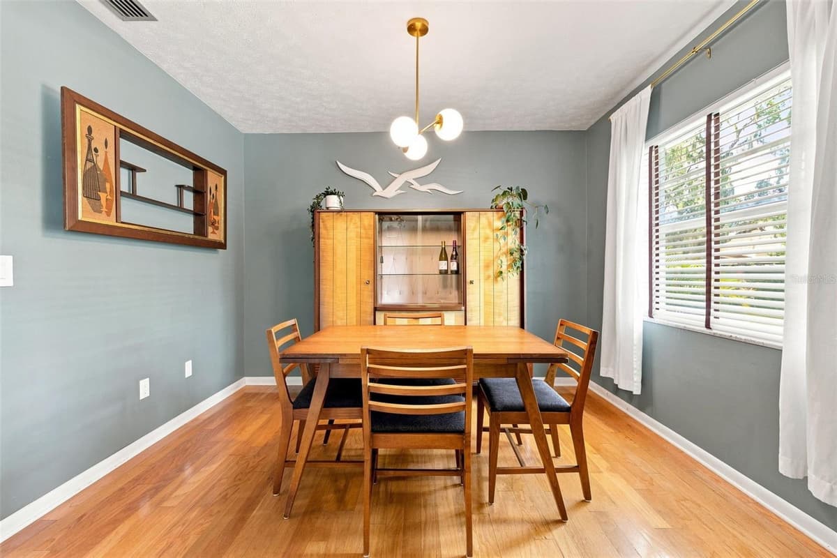 216 AMANA AVENUE — photo 26 of 36