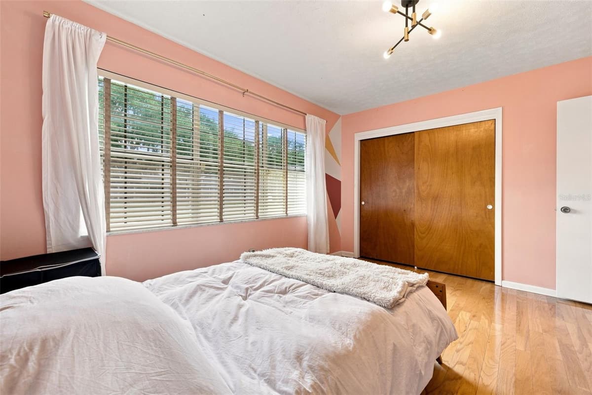 216 AMANA AVENUE — photo 19 of 36