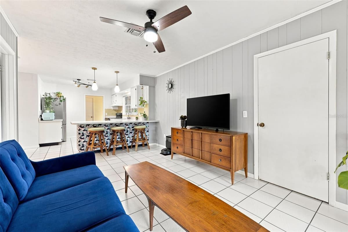 216 AMANA AVENUE — photo 13 of 36
