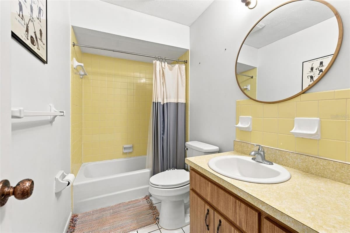 216 AMANA AVENUE — photo 20 of 36