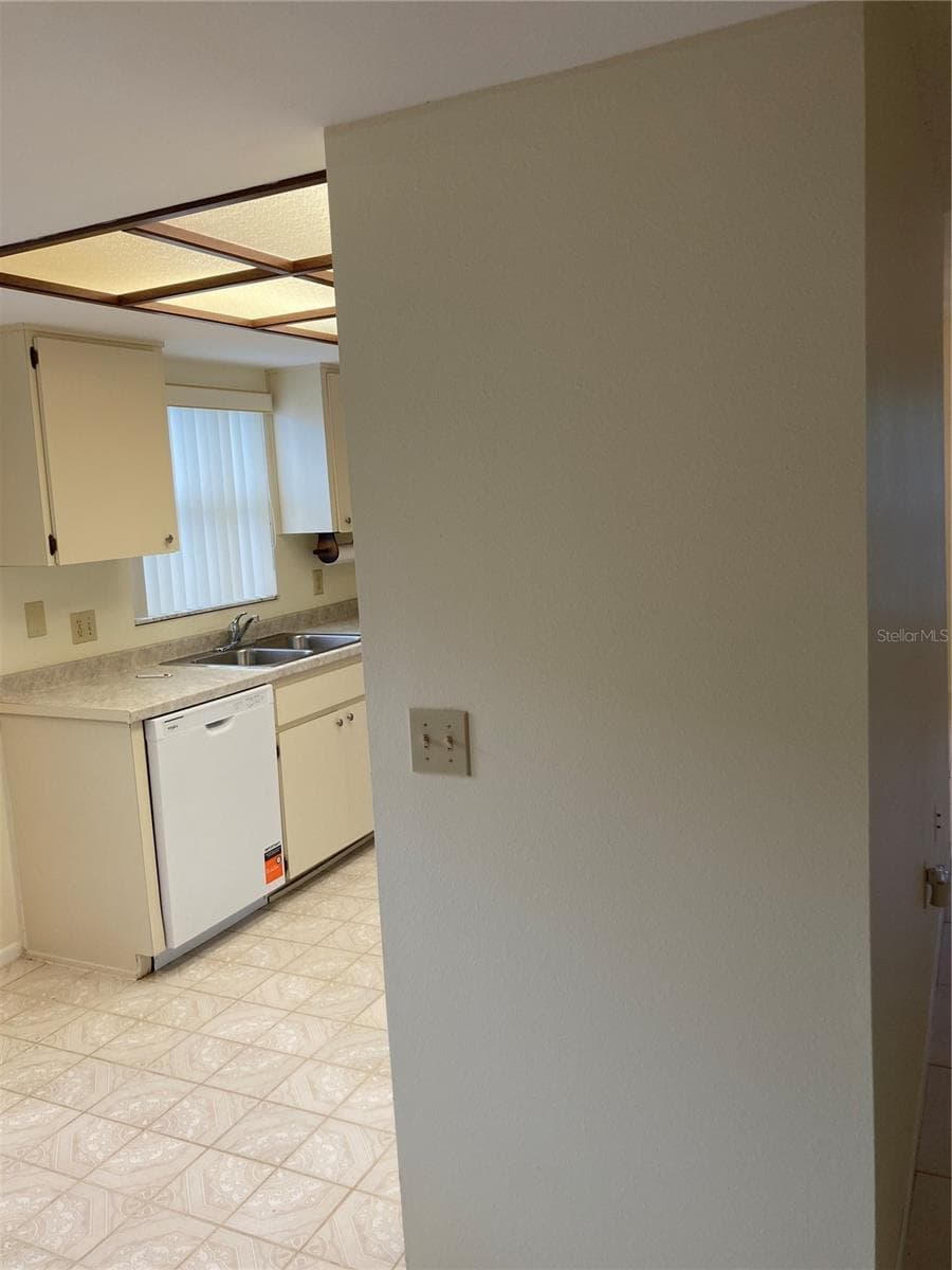 9545 DANVILLE COURT — photo 9 of 25
