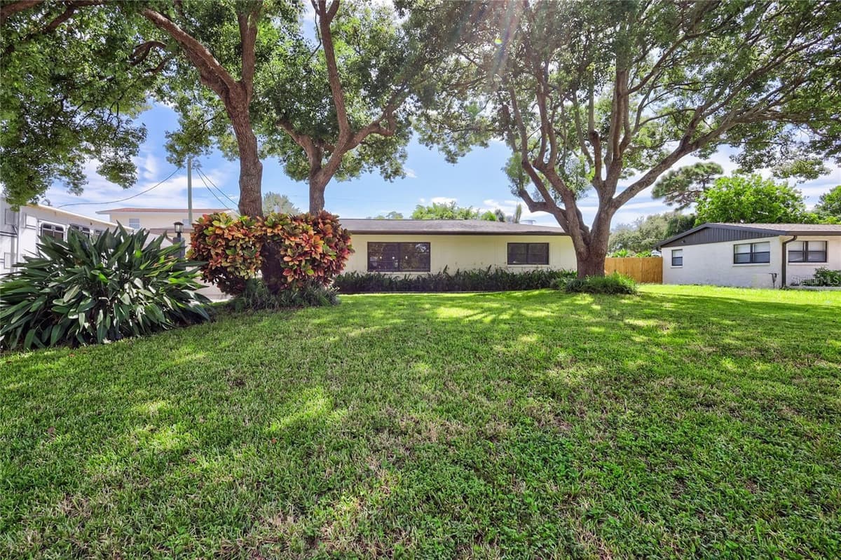 8532 KUMQUAT AVENUE — photo 37 of 41