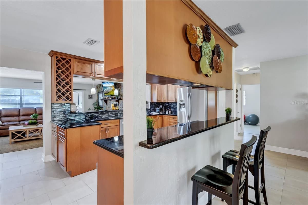 8532 KUMQUAT AVENUE — photo 9 of 41