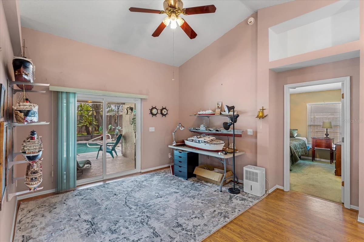 10217 SPRING MOSS AVENUE — photo 6 of 27