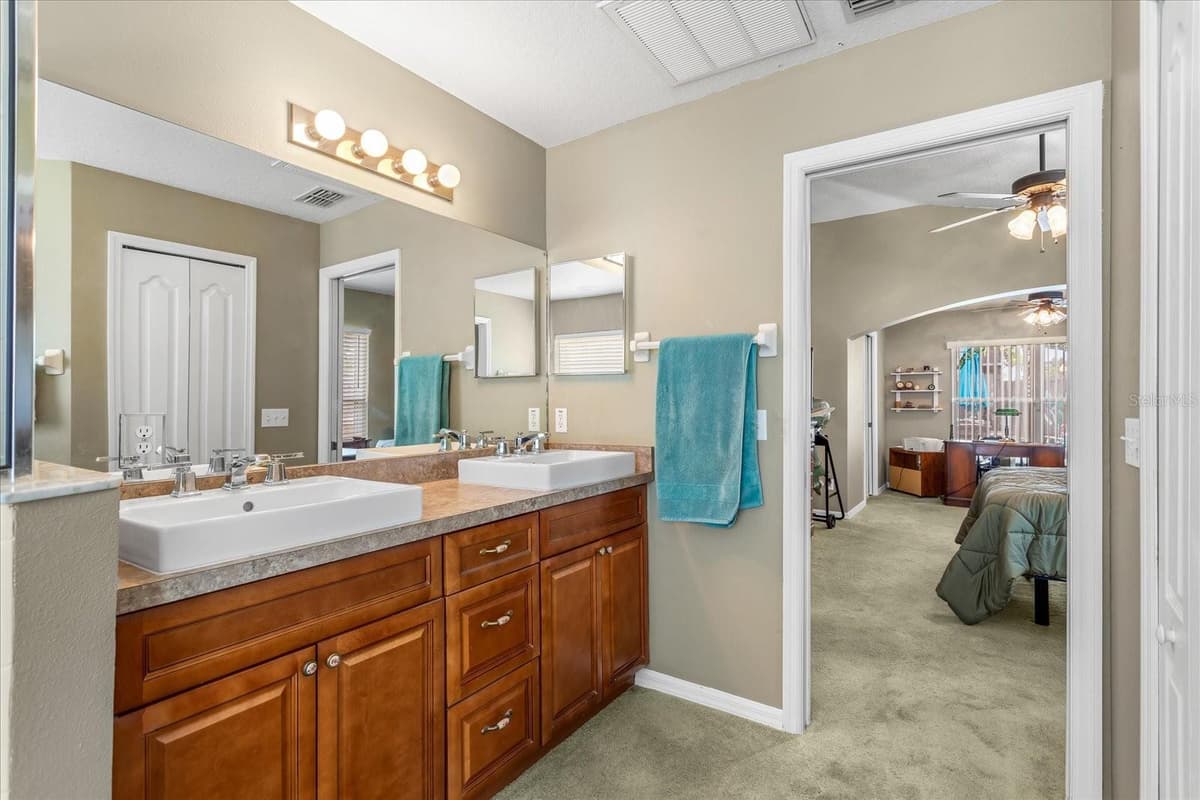 10217 SPRING MOSS AVENUE — photo 19 of 27