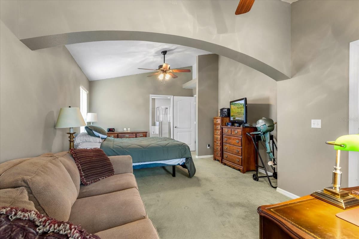 10217 SPRING MOSS AVENUE — photo 16 of 27