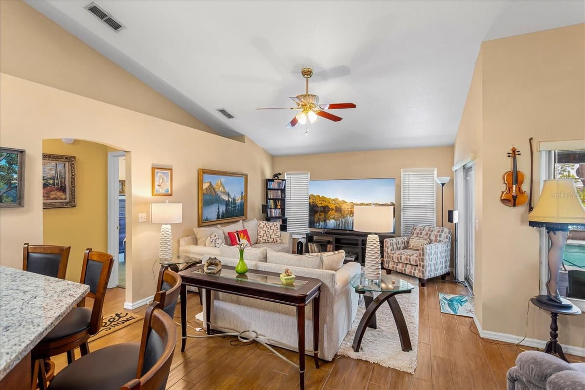 10217 SPRING MOSS AVENUE — photo 13 of 27