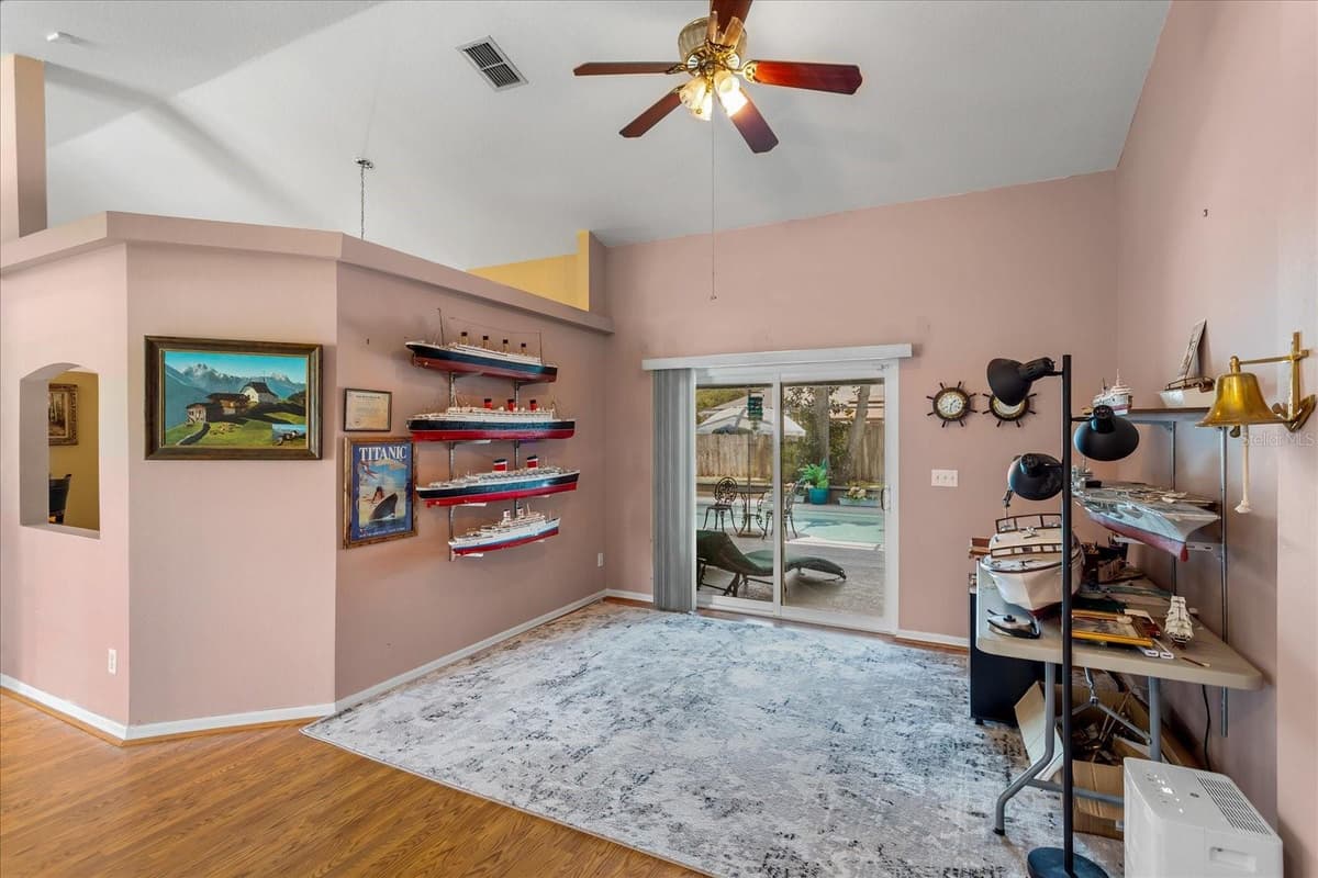 10217 SPRING MOSS AVENUE — photo 5 of 27