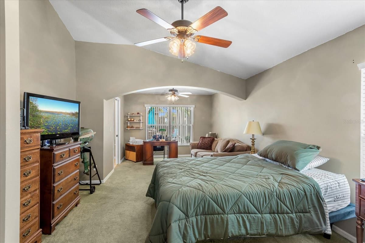 10217 SPRING MOSS AVENUE — photo 15 of 27