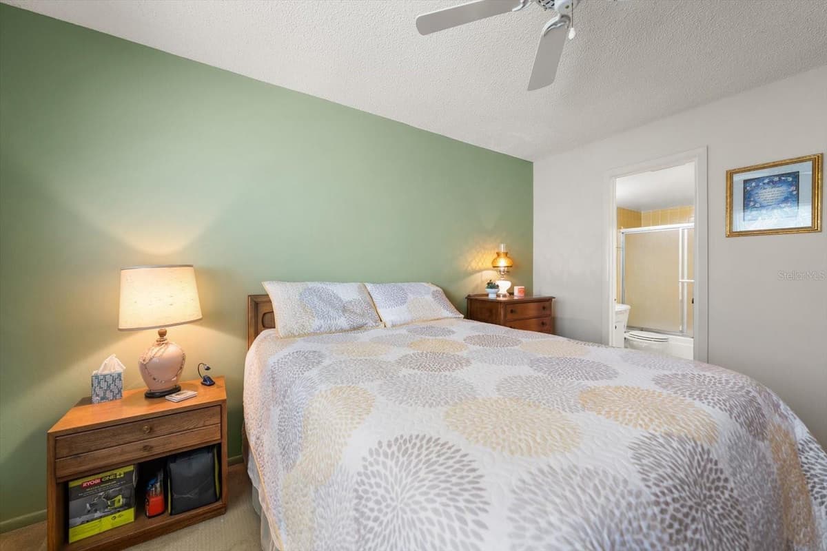 11485 OAKHURST ROAD — photo 13 of 33