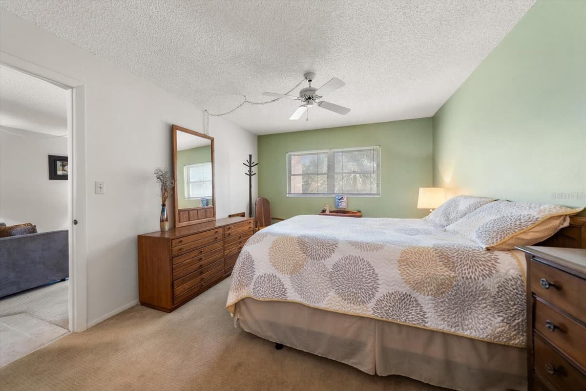 11485 OAKHURST ROAD — photo 15 of 33