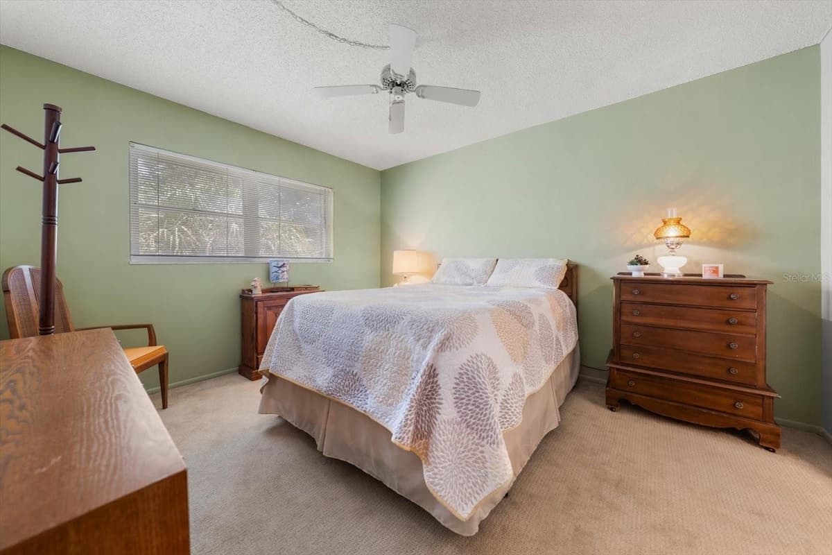 11485 OAKHURST ROAD — photo 14 of 33