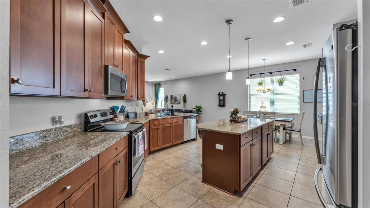 1826 ALTAVISTA CIRCLE — photo 5 of 51